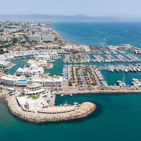 Vistas Al Mar Junto Puerto Marina 贝纳尔马德纳